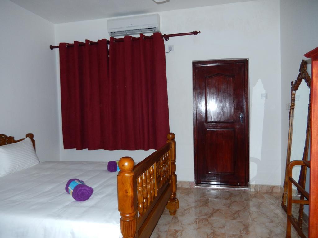 The Hotel Paradise Katunayaka Habitación foto